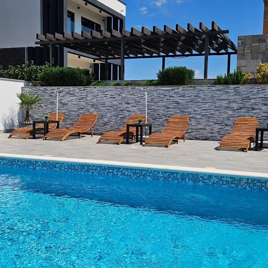 Villa Silver Starigrad Paklenica Exterior photo